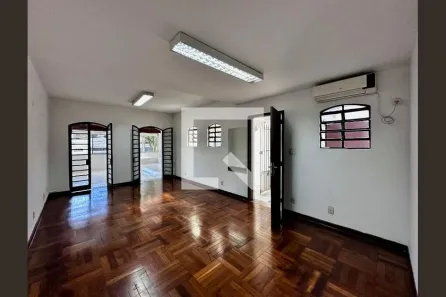 Casa com 4 Quartos à venda, 230m² no Jardim Aeroporto, São Paulo