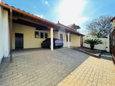 Casa com 3 Quartos à venda, 291m² no Santa Mônica, Belo Horizonte
