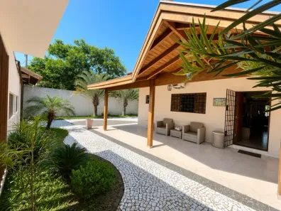 Casa com 4 Quartos para alugar, 1000m² no Jardim Porto Novo, Caraguatatuba