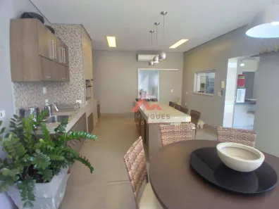 Sobrado com 4 Quartos à venda, 270m² no Jardim da Colina, Americana