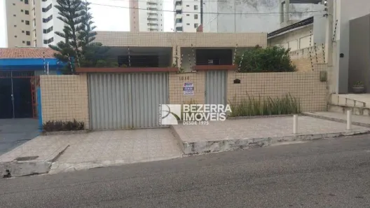 Casa com 3 Quartos à venda, 236m² no Lagoa Nova, Natal