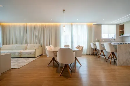 Apartamento com 3 Quartos para alugar, 130m² no Centro, Balneário Camboriú