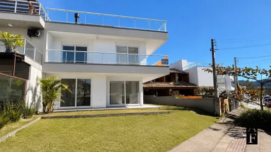 Sobrado com 3 Quartos à venda, 161m² no Morrinhos, Garopaba