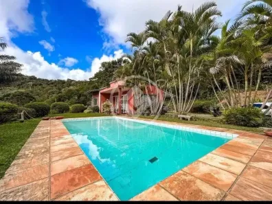 Casa com 3 Quartos à venda, 233m² no Golfe, Teresópolis