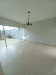 Casa de Condomínio com 4 Quartos para alugar, 220m² no Aclimação, Uberlândia