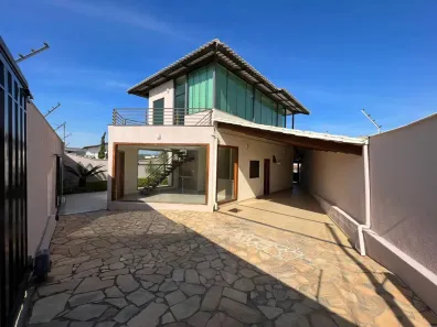 Casa com 4 Quartos à venda, 330m² no Fluminense, Florestal