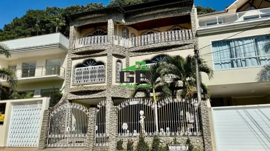Casa de Condomínio com 4 Quartos para alugar, 478m² no Vila Valqueire, Rio de Janeiro