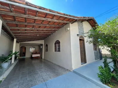 Casa com 4 Quartos à venda, 180m² no Parque Residencial Laranjeiras, Serra