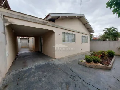 Casa com 4 Quartos à venda, 180m² no Vila Martins, Ibiporã
