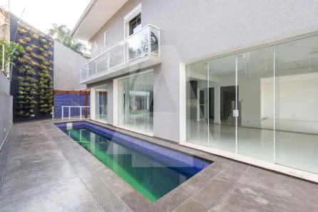 Casa com 3 Quartos para alugar, 431m² no Pacaembu, São Paulo
