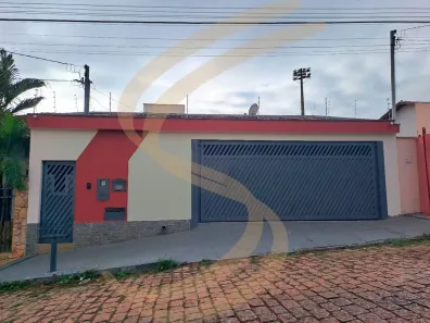 Casa com 3 Quartos à venda, 250m² no Vila Pereira, São José do Rio Pardo