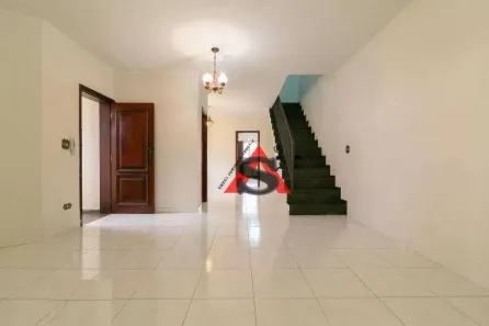Sobrado com 3 Quartos para alugar, 184m² no Vila Gumercindo, São Paulo