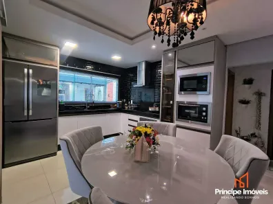 Casa com 2 Quartos à venda, 142m² no Guanabara, Joinville