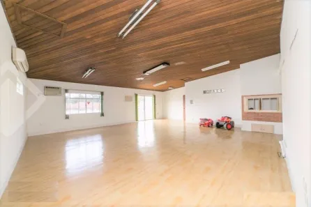 Sala Comercial à venda, 126m² no Passo da Areia, Porto Alegre