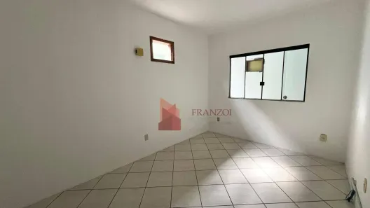 Sala Comercial para alugar, 69m² no Cordeiros, Itajaí