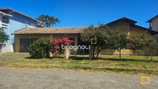 Casa com 4 Quartos à venda, 241m² no Córrego Grande, Florianópolis