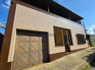 Casa com 3 Quartos à venda, 132m² no Jardim Glória, Juiz de Fora