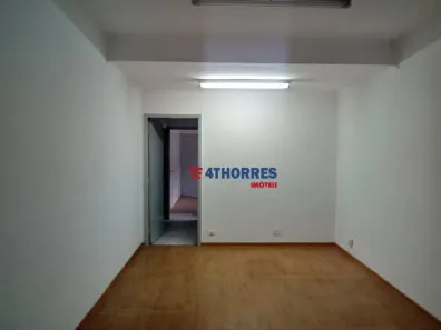 Imóvel Comercial com 2 Quartos para alugar, 150m² no Jardim Peri Peri, São Paulo