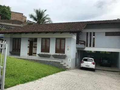 Casa com 5 Quartos à venda, 300m² no Saguaçu, Joinville