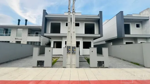 Sobrado com 3 Quartos à venda, 127m² no Nova Palhoça, Palhoça