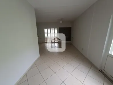 Casa com 3 Quartos para alugar, 220m² no Tibery, Uberlândia