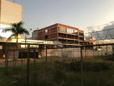 Lote/Terreno com 1 Quarto à venda, 300m² no Taguatinga Sul, Brasília