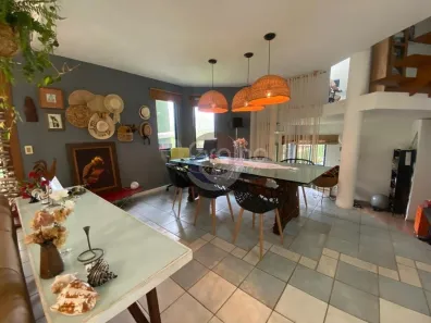 Casa com 4 Quartos para alugar, 165m² no Lagoa da Conceição, Florianópolis