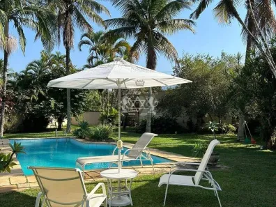 Sobrado com 7 Quartos à venda, 1540m² no Balneário Califórnia, Caraguatatuba