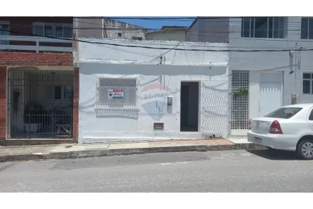 Casa com 3 Quartos para alugar, 70m² no Areia Preta, Natal