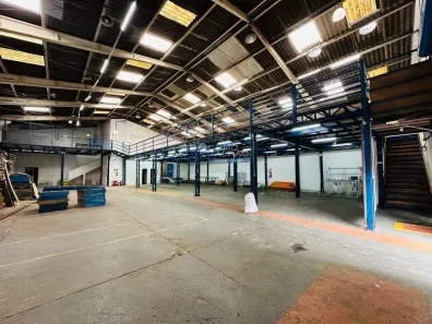 Galpão/Depósito/Armazém para alugar, 1050m² no Jardim São Jorge do Guapituba, Mauá