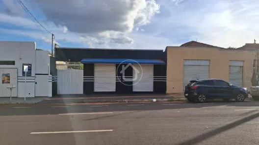 Casa com 2 Quartos à venda, 94m² no Amambaí, Campo Grande