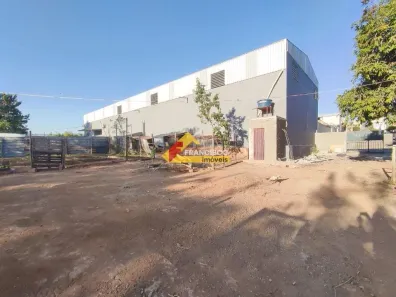 Galpão/Depósito/Armazém para alugar, 600m² no São José, Divinópolis