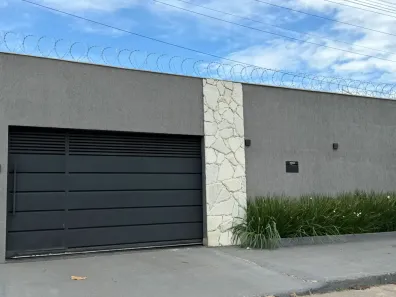 Casa com 3 Quartos para alugar, 200m² no Residencial Cândido Queiroz, Aparecida de Goiânia