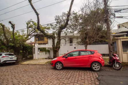 Casa com 4 Quartos à venda, 268m² no Três Figueiras, Porto Alegre
