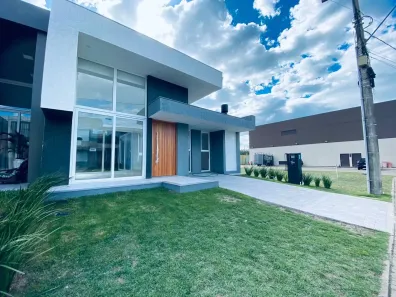 Casa de Condomínio com 4 Quartos à venda, 200m² no centro, Xangri-lá