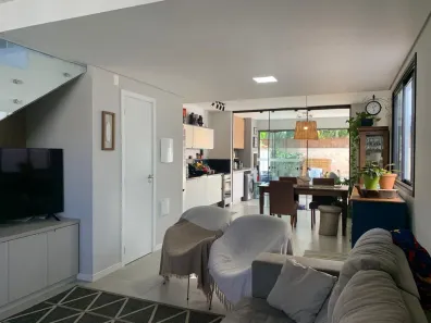 Casa com 3 Quartos à venda, 137m² no Campeche, Florianópolis