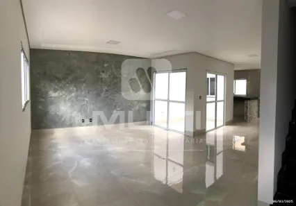 Casa com 3 Quartos à venda, 130m² no Novo Mundo, Uberlândia