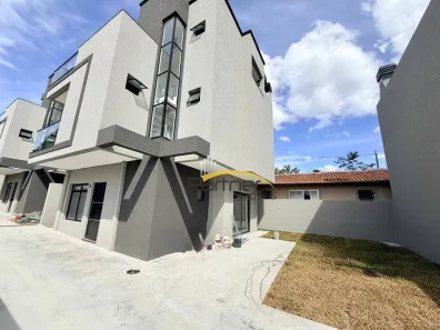 Sobrado com 3 Quartos à venda, 140m² no Novo Mundo, Curitiba