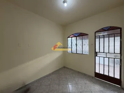 Casa com 2 Quartos para alugar, 68m² no Belvedere, Divinópolis