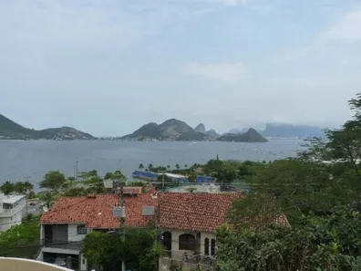 Casa de Condomínio com 3 Quartos à venda, 360m² no São Francisco, Niterói