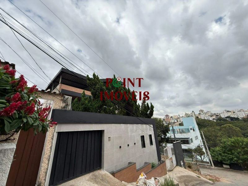 Casa com 4 quartos — Nova Granada, Belo Horizonte
