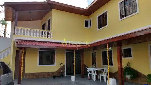 Casa com 4 Quartos à venda, 250m² no Vila São José, Taubaté
