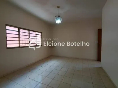Casa com 4 Quartos para alugar, 180m² no Santa Mônica, Uberlândia