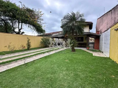 Sobrado com 3 Quartos à venda, 156m² no Martim de Sá, Caraguatatuba
