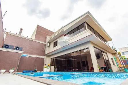 Casa com 6 Quartos à venda, 315m² no Uberaba, Curitiba