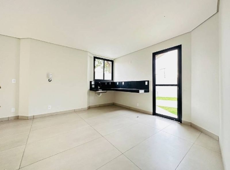Casa com 3 quartos — Planalto, Belo Horizonte