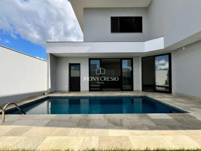 Sobrado com 3 Quartos à venda, 237m² no Parque Industrial, Maringá