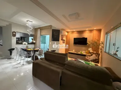 Casa com 3 Quartos à venda, 260m² no Alto Umuarama, Uberlândia