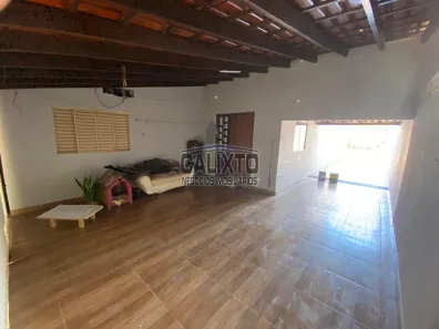 Casa com 3 Quartos à venda, 171m² no Laranjeiras, Uberlândia