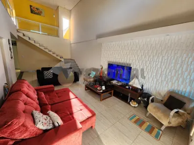 Sobrado com 5 Quartos à venda, 167m² no Balneário Recanto do Sol, Caraguatatuba